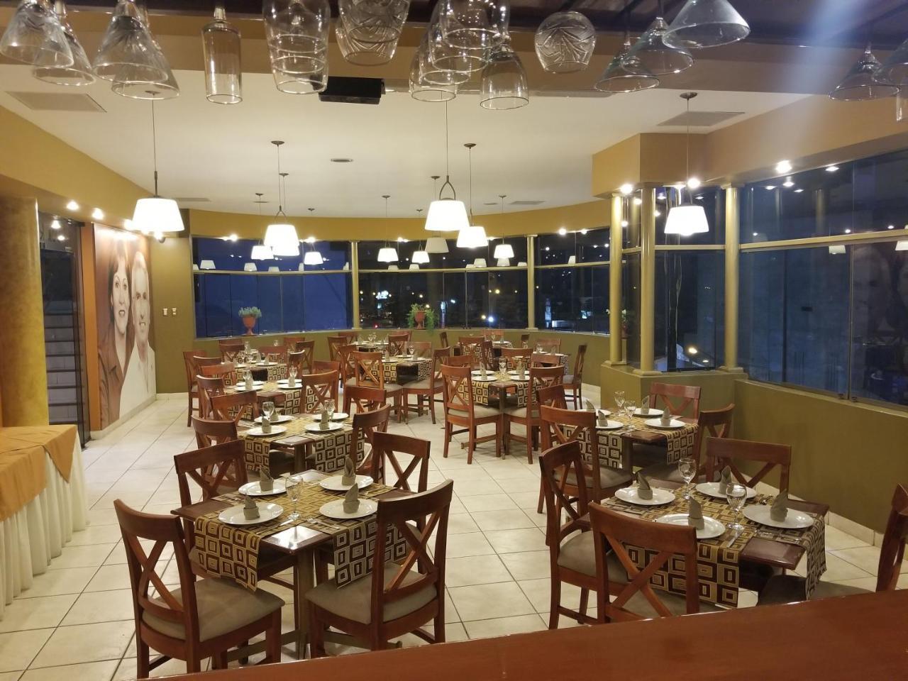 Hotel El Brujo La Merced Trujillo Zewnętrze zdjęcie